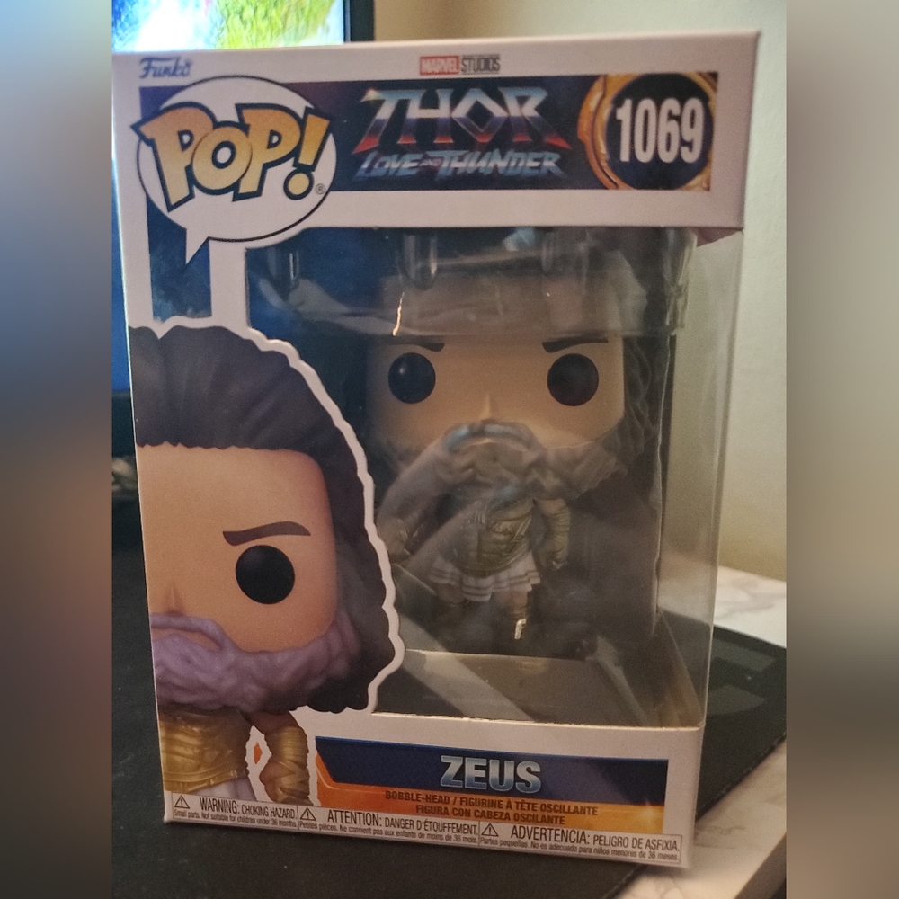 Zeus pop funko
